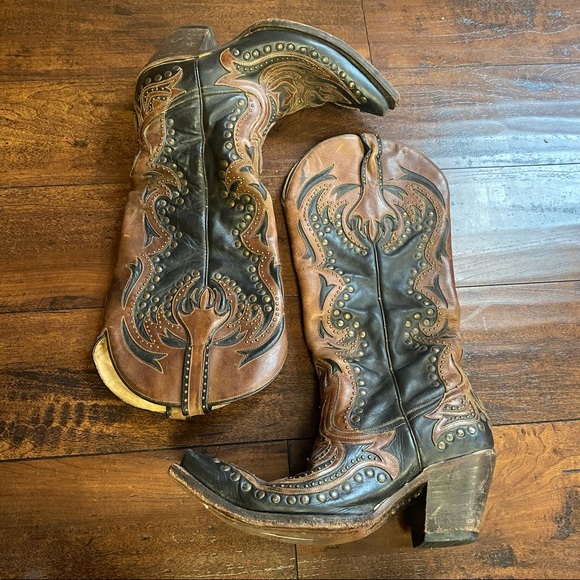 Corral Shoes - Corral grommet boots with inlay layered leather